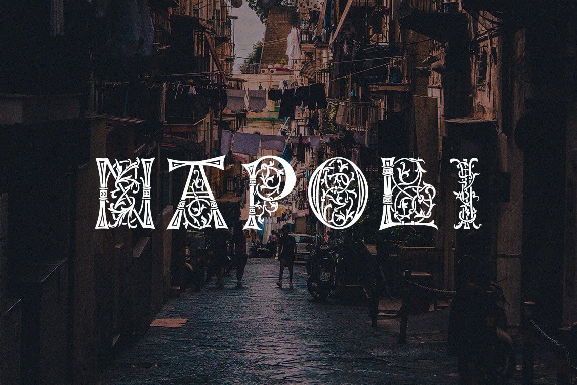 Napoli Initialen Font