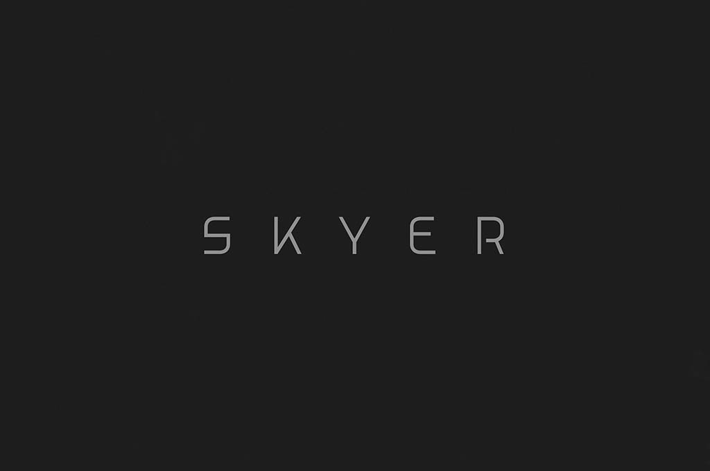 Skyer Futuristic Font